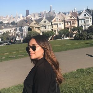 Meet your Posher, Alicia